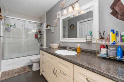 Guest Bathroom Photo of 15646 96 Avenue, Surrey, BC