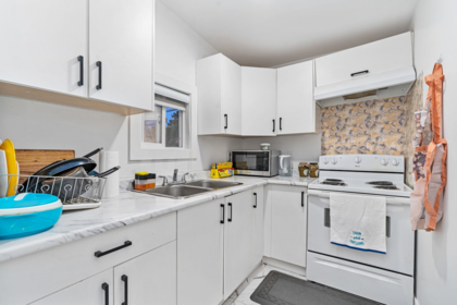 Hallway Photo of 15646 96 Avenue, Surrey, BC