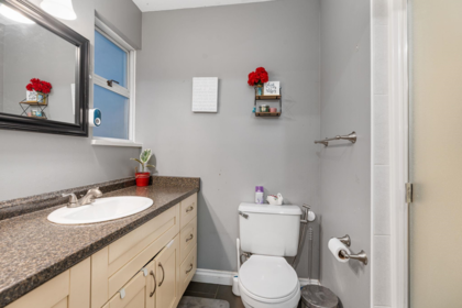 Laundry Room Photo of 15646 96 Avenue, Surrey, BC