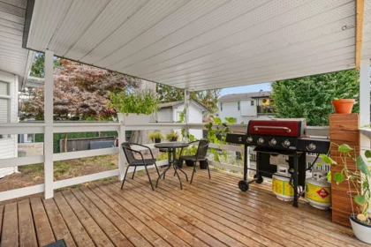 Living Room Photo of 15646 96 Avenue, Surrey, BC