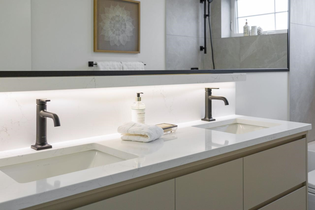 Front Yard Photo of 2436 W 49th Avenue, Vancouver, BC