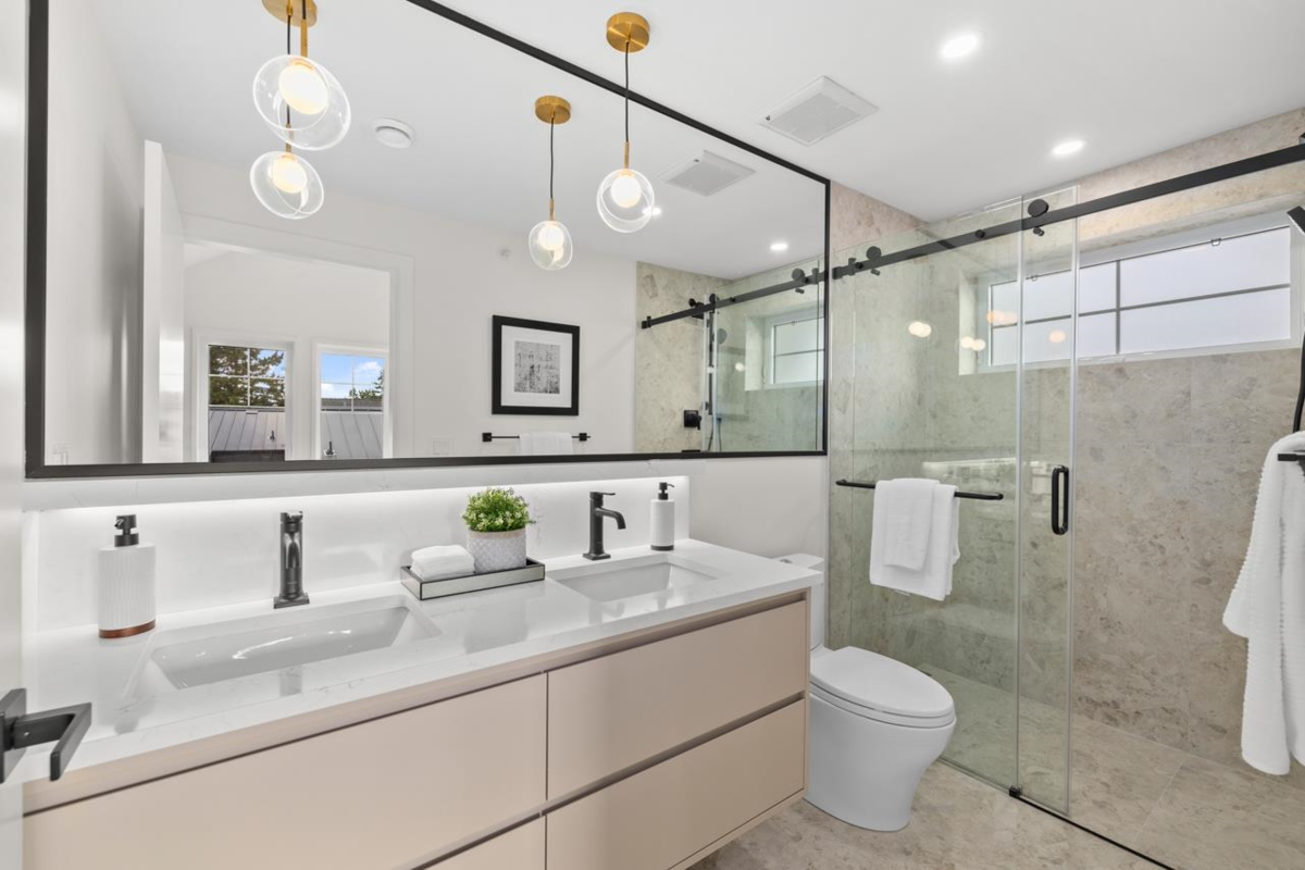 Hallway Photo of 2436 W 49th Avenue, Vancouver, BC