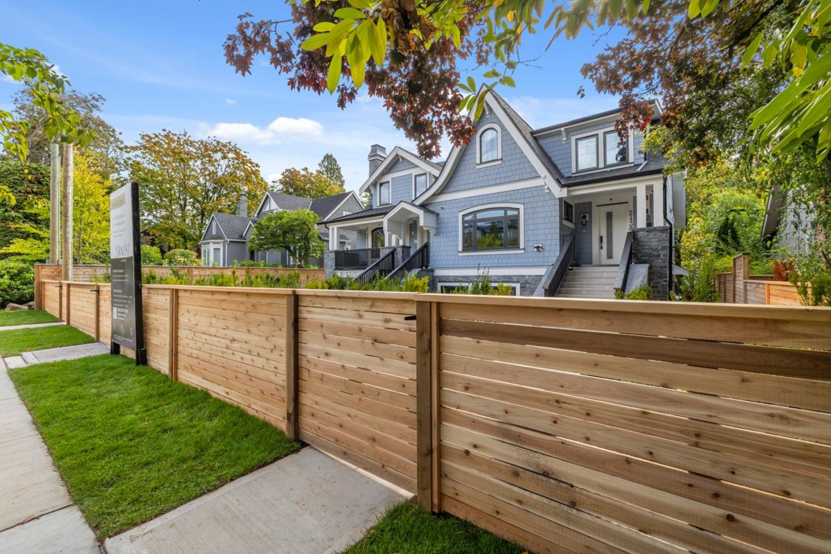 Outdoor Kitchen Photo of 2436 W 49th Avenue, Vancouver, BC