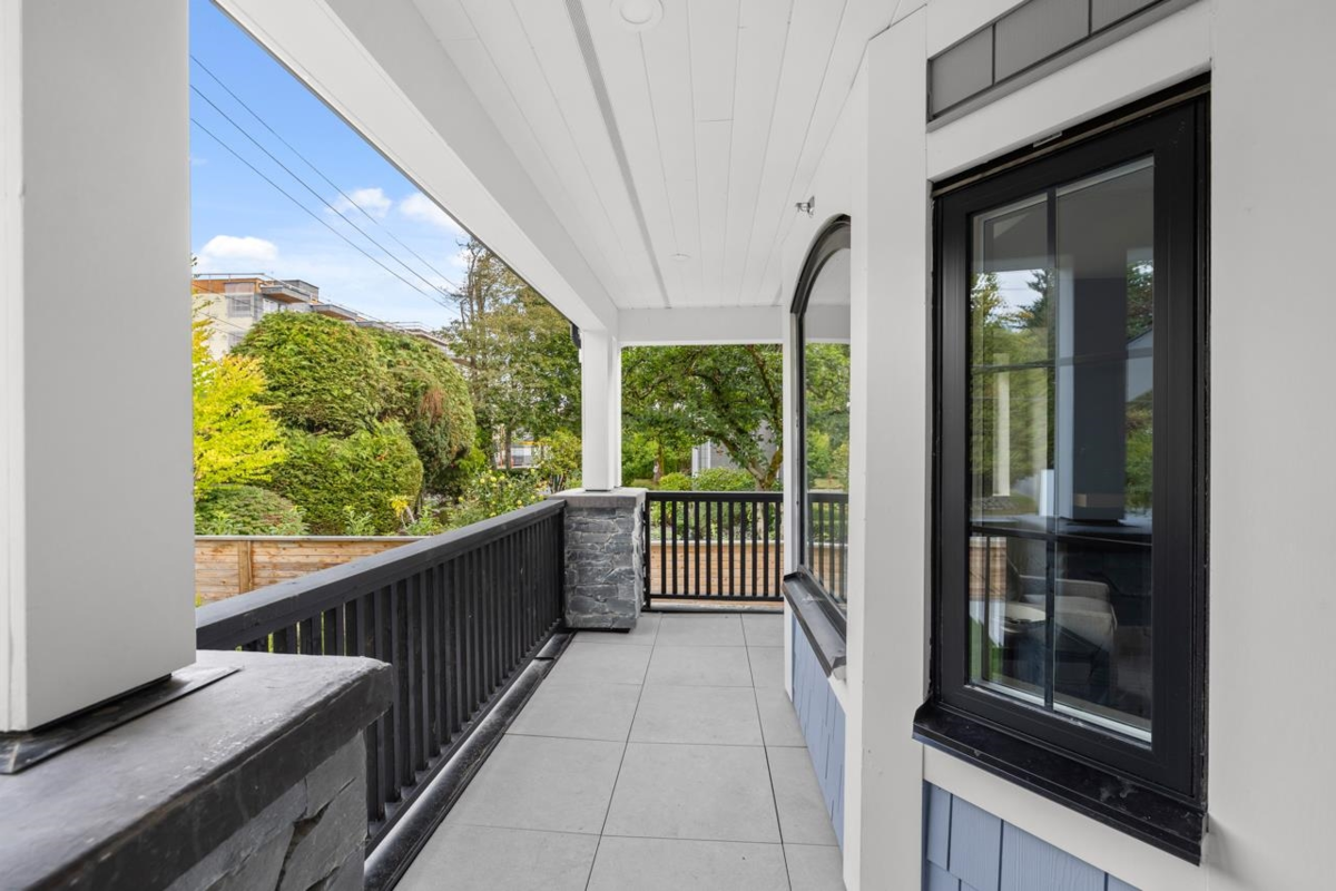 Swimming Pool Photo of 2436 W 49th Avenue, Vancouver, BC