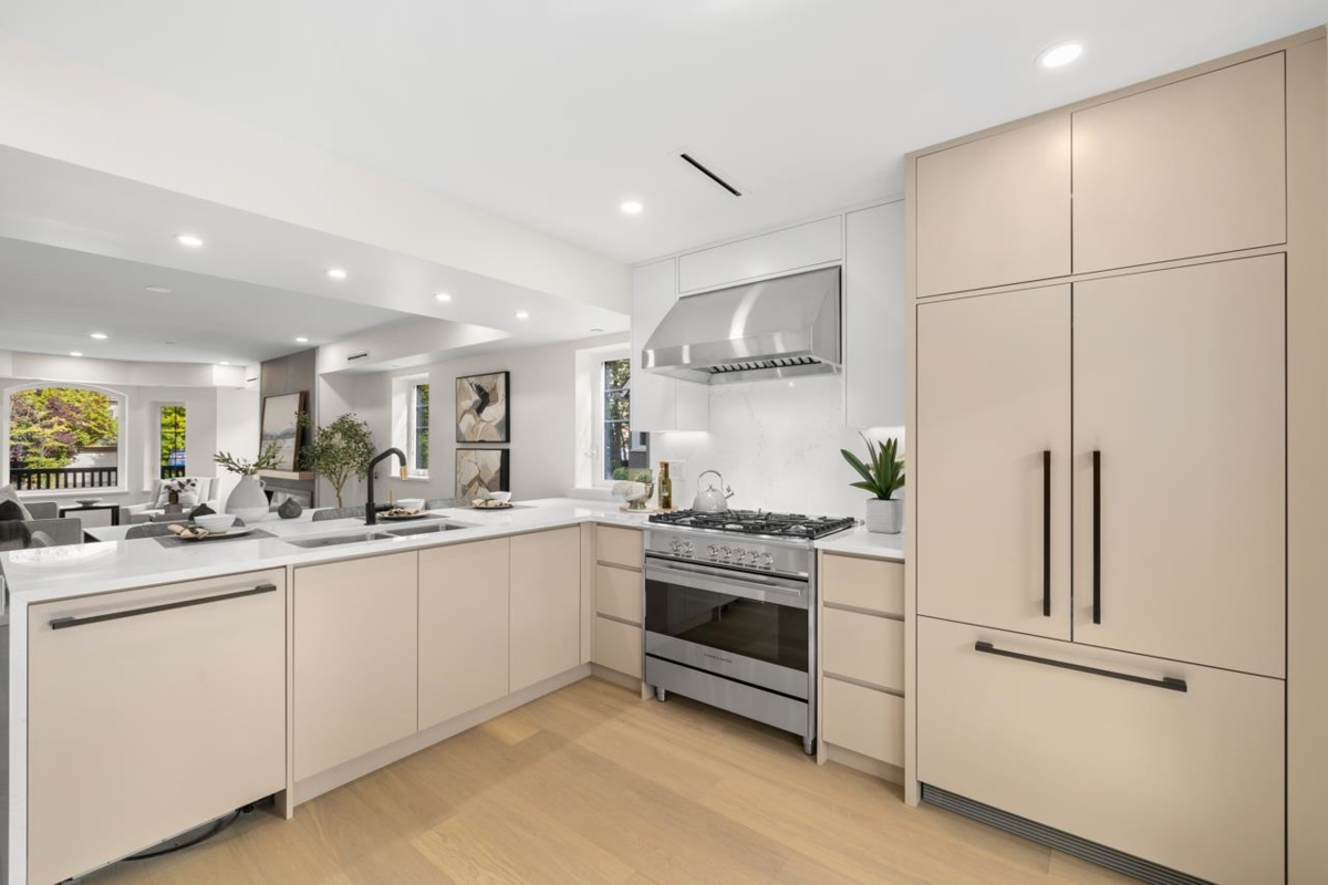 Walk-In Closet Photo of 2436 W 49th Avenue, Vancouver, BC