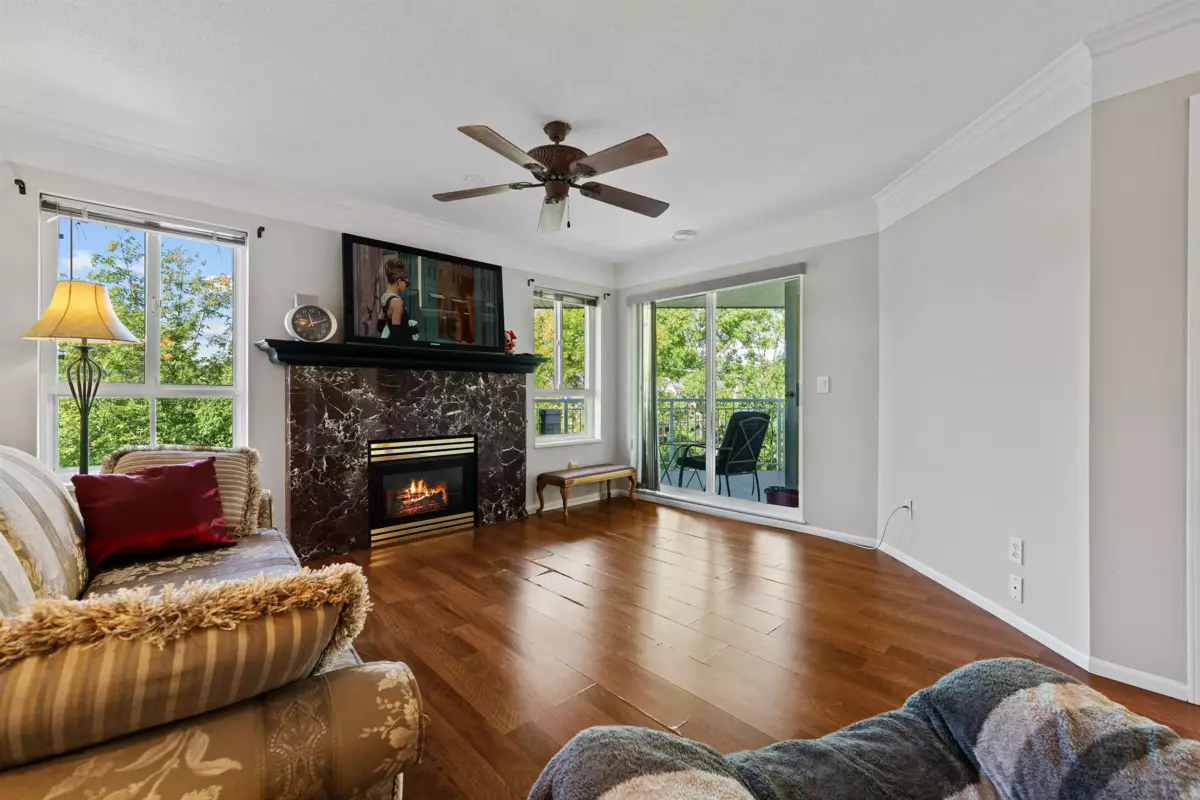 Dining Area Photo of 326 19750 64 Avenue, Langley, BC
