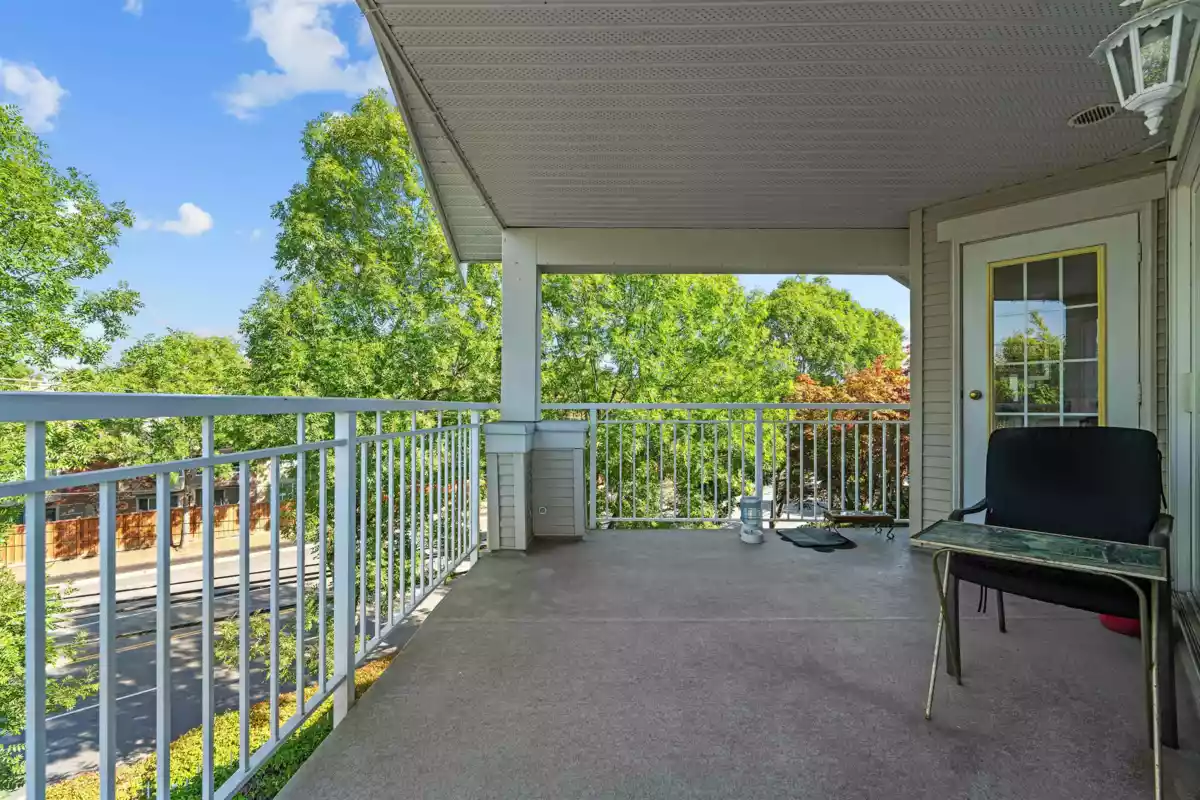 Staircase Photo of 326 19750 64 Avenue, Langley, BC