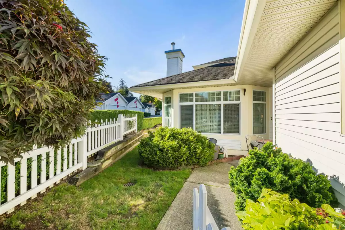 Living Room Photo of 58 9208 208 Street, Langley, BC