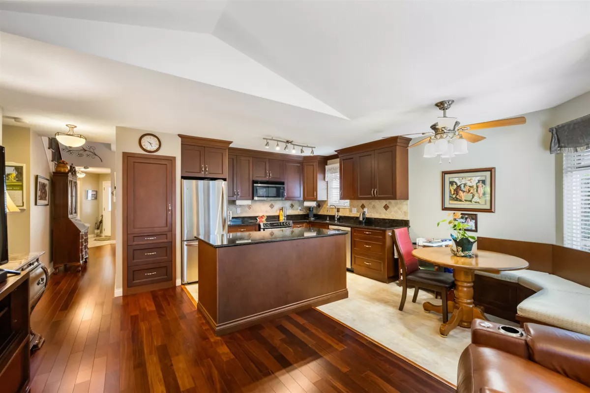 Primary Bathroom Photo of 58 9208 208 Street, Langley, BC