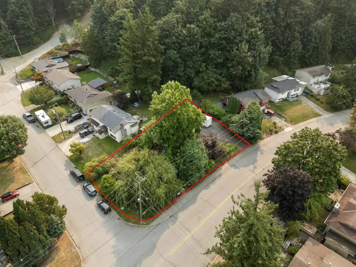 Living Room Photo of 35140 Mckee Road, Abbotsford, BC
