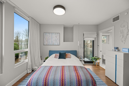 Hallway Photo of 401 2687 Maple Street, Vancouver, BC