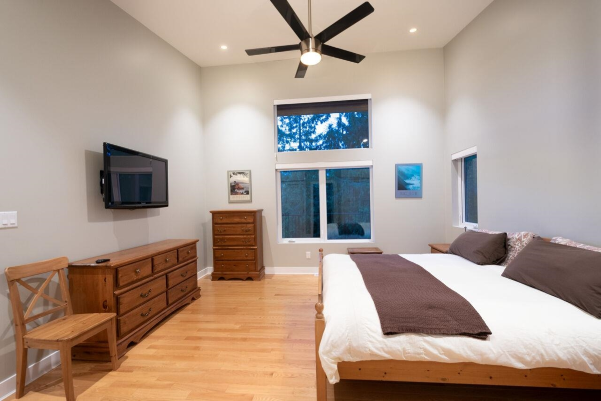 Laundry Room Photo of 3642 Bedwell Bay Road, Belcarra, BC