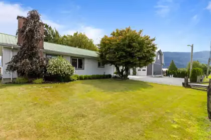 5702 Sumas Prairie Road, Chilliwack, BC, Chilliwack — Single Family Residence for sale