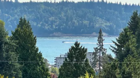 Community Amenities Photo (Clubhouse) of 1386 Mathers Avenue, West Vancouver, BC