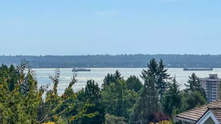 Neighborhood Park Photo Near 1386 Mathers Avenue, West Vancouver, BC