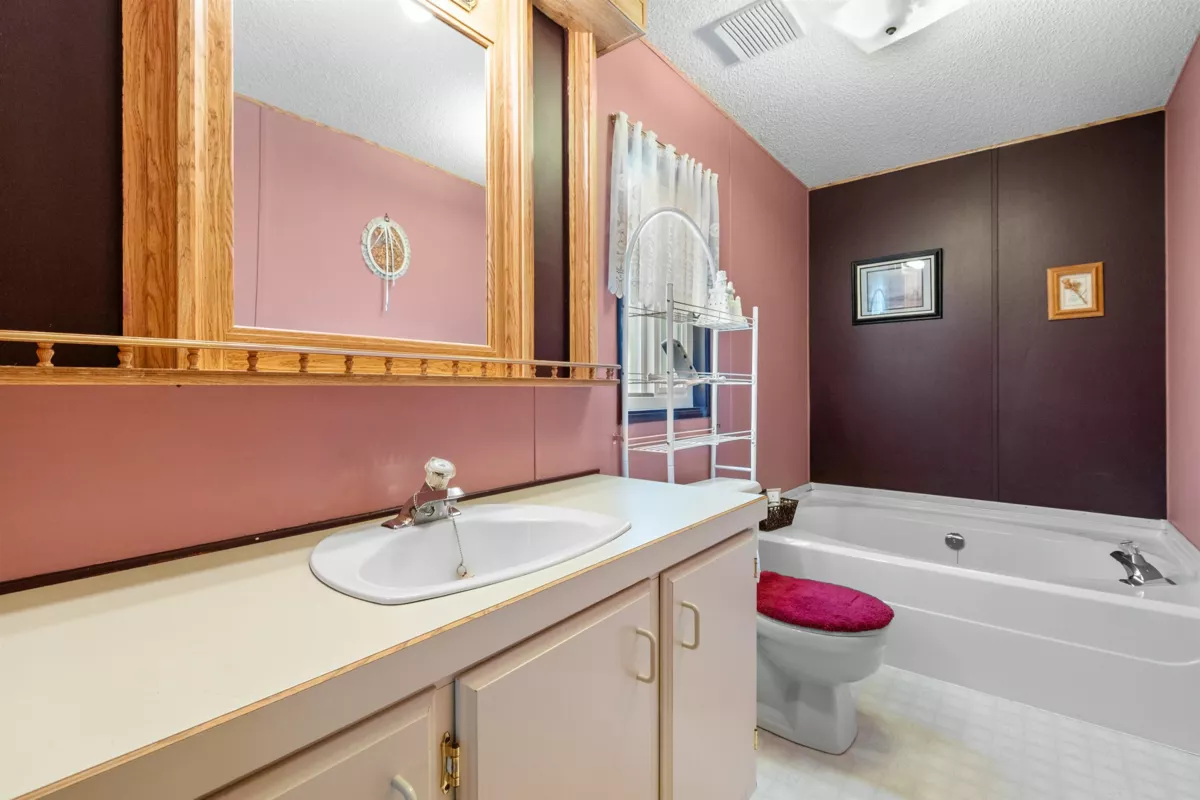 Entry Foyer Photo of 76 6035 Vedder Road, Chilliwack, BC