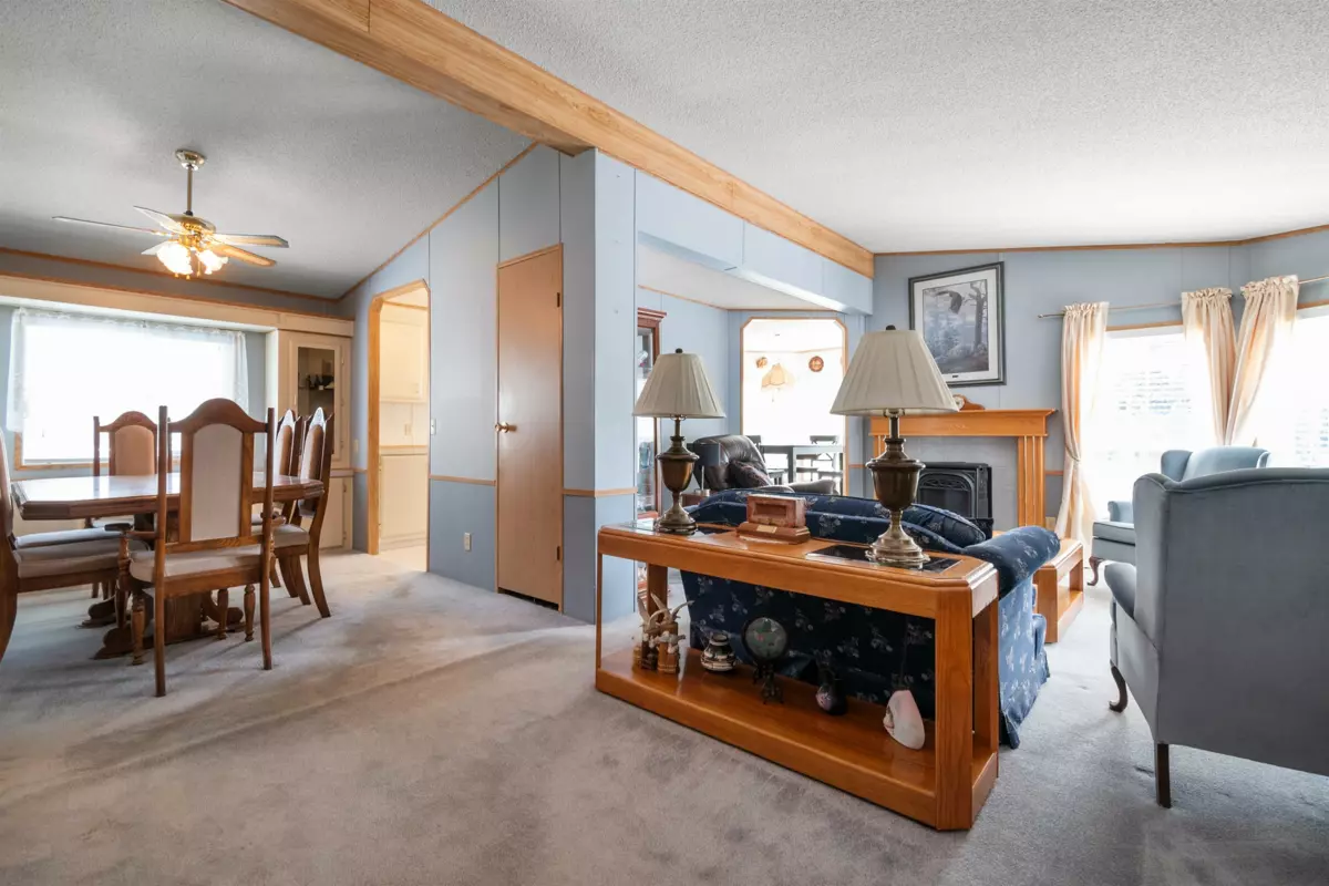 Kitchen Island Photo of 76 6035 Vedder Road, Chilliwack, BC