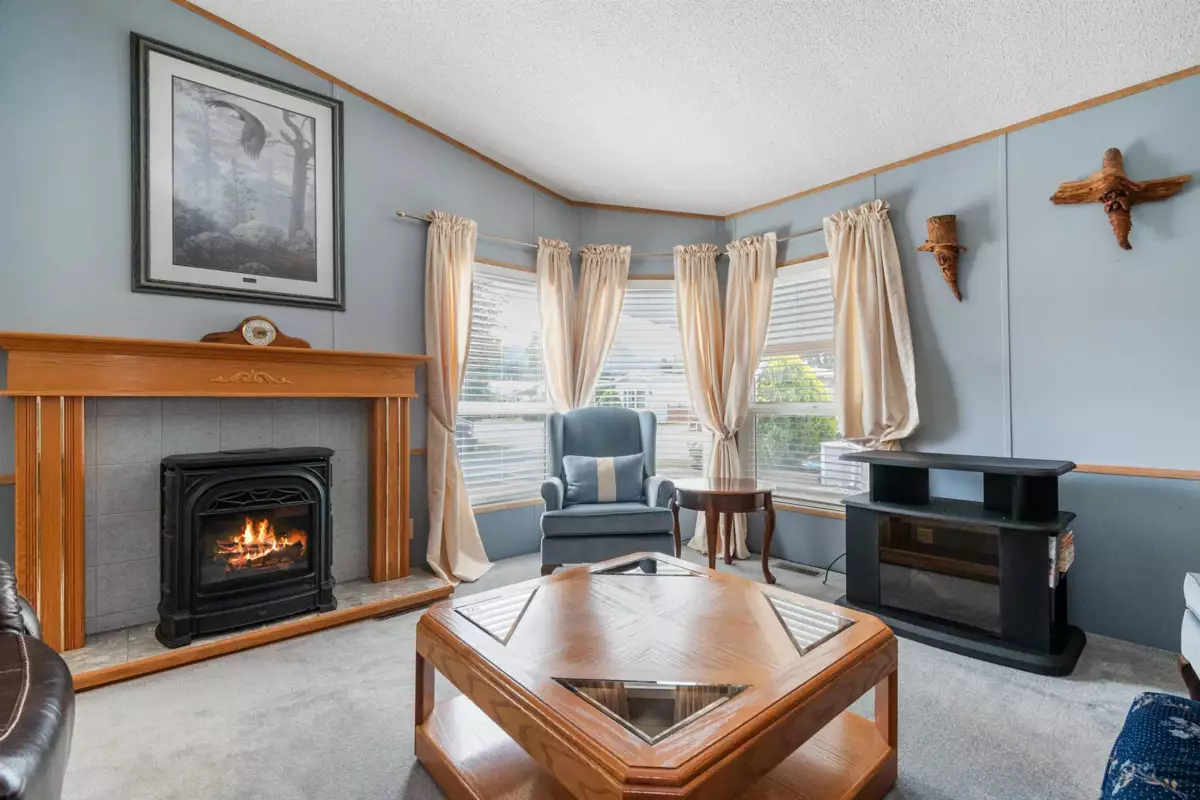 Living Room Photo of 76 6035 Vedder Road, Chilliwack, BC