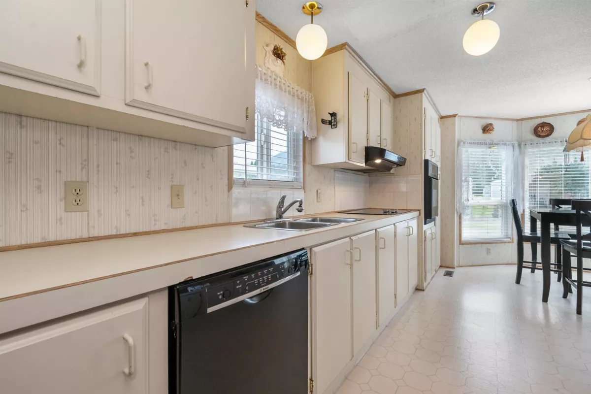 Primary Bathroom Photo of 76 6035 Vedder Road, Chilliwack, BC