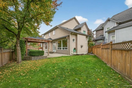 Kitchen Island Photo of 2547 163 Street, Surrey, BC