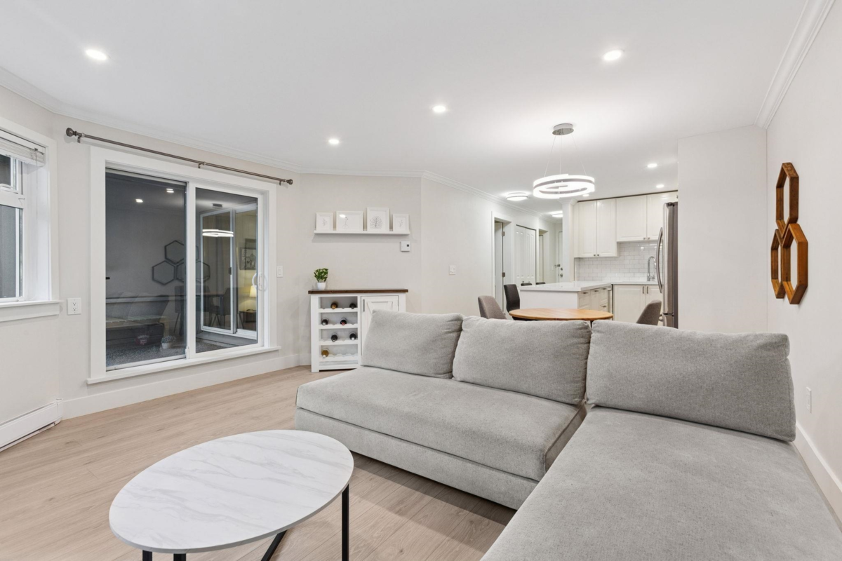 Living Room Photo of 104 1365 W 4th Avenue, Vancouver, BC