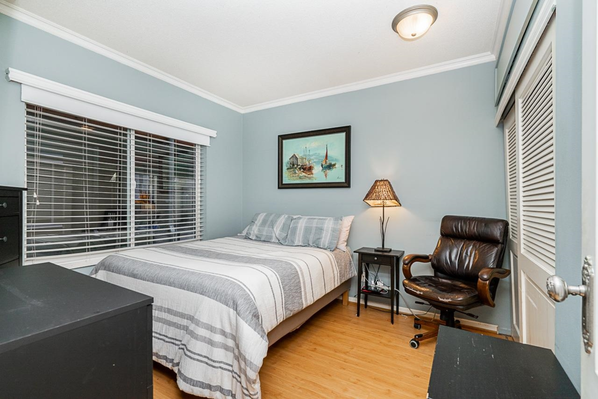 Basement Recreation Room Photo of 107 1120 Tsatsu Shores Drive, Delta, BC