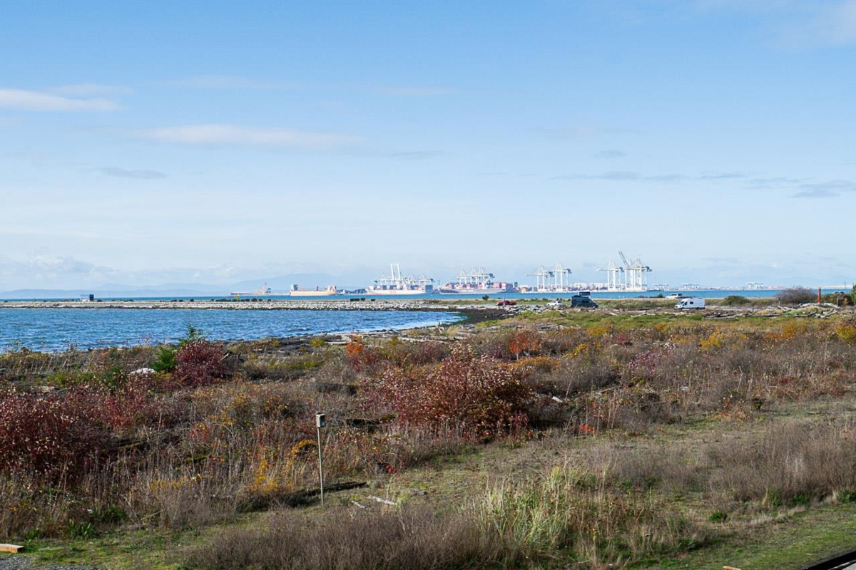 Garden / Landscaping Photo of 107 1120 Tsatsu Shores Drive, Delta, BC