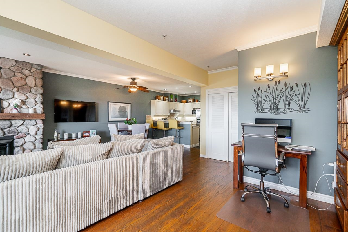 Office / Den Photo of 107 1120 Tsatsu Shores Drive, Delta, BC