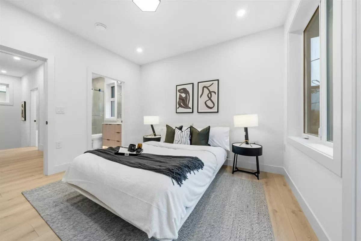 Breakfast Nook Photo of 323 N Kamloops Street, Vancouver, BC