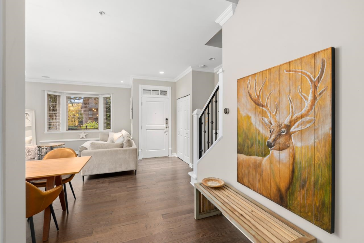 Breakfast Nook Photo of 3135 Sunnyhurst Road, North Vancouver, BC