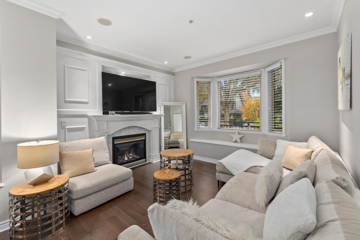 Family Room Photo of 3135 Sunnyhurst Road, North Vancouver, BC