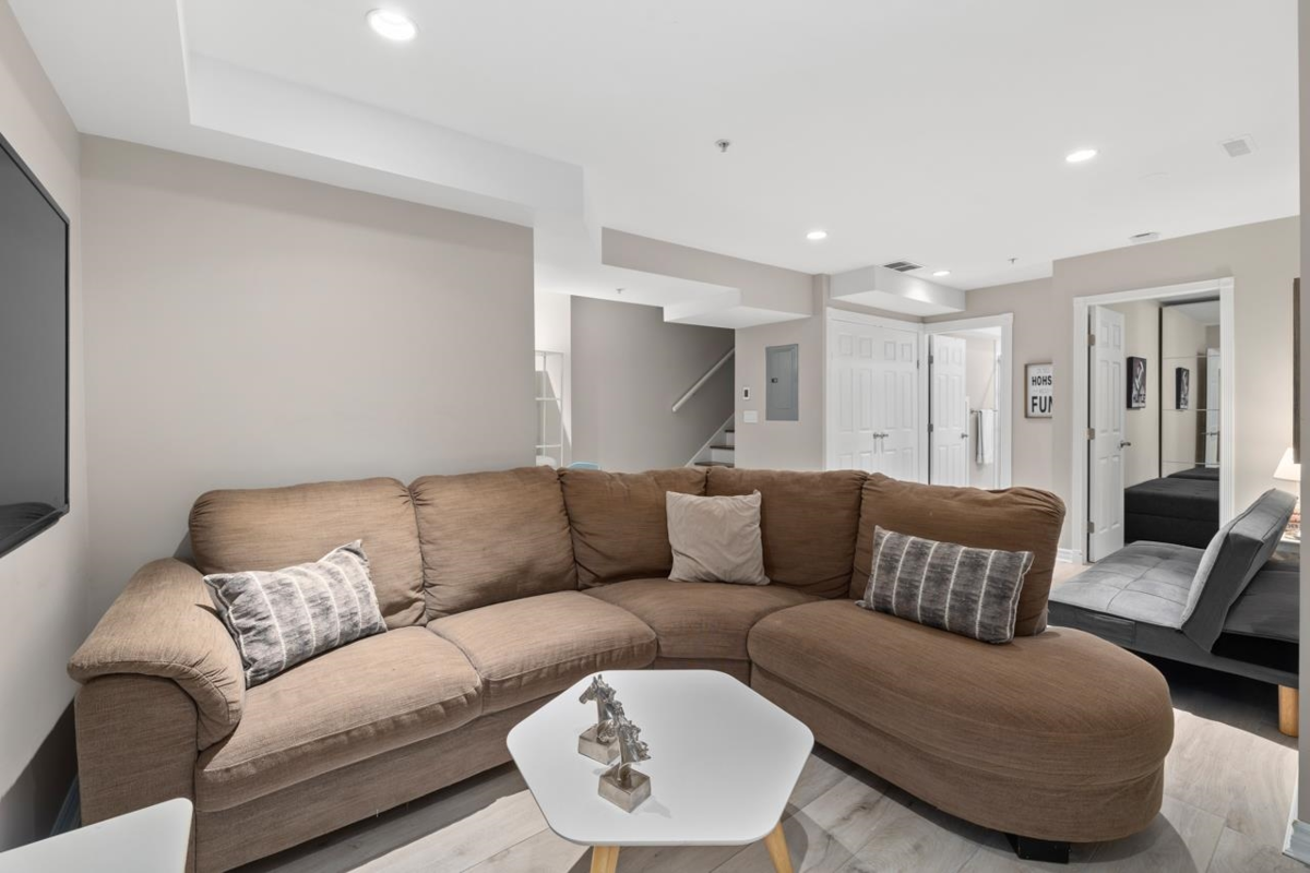 Garage Interior Photo of 3135 Sunnyhurst Road, North Vancouver, BC