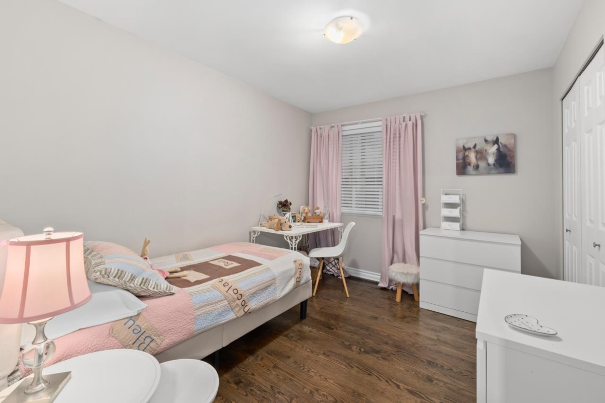 Powder Room Photo of 3135 Sunnyhurst Road, North Vancouver, BC