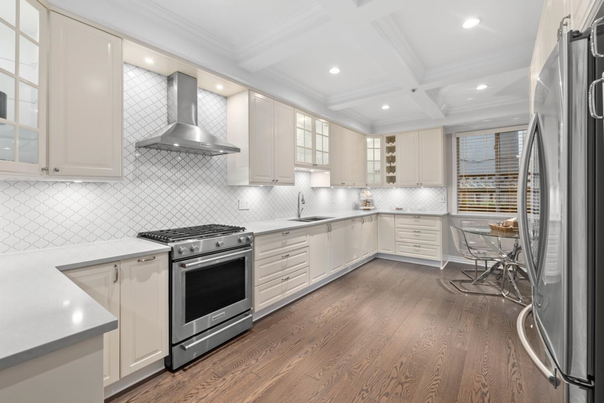 Primary Bedroom Photo of 3135 Sunnyhurst Road, North Vancouver, BC