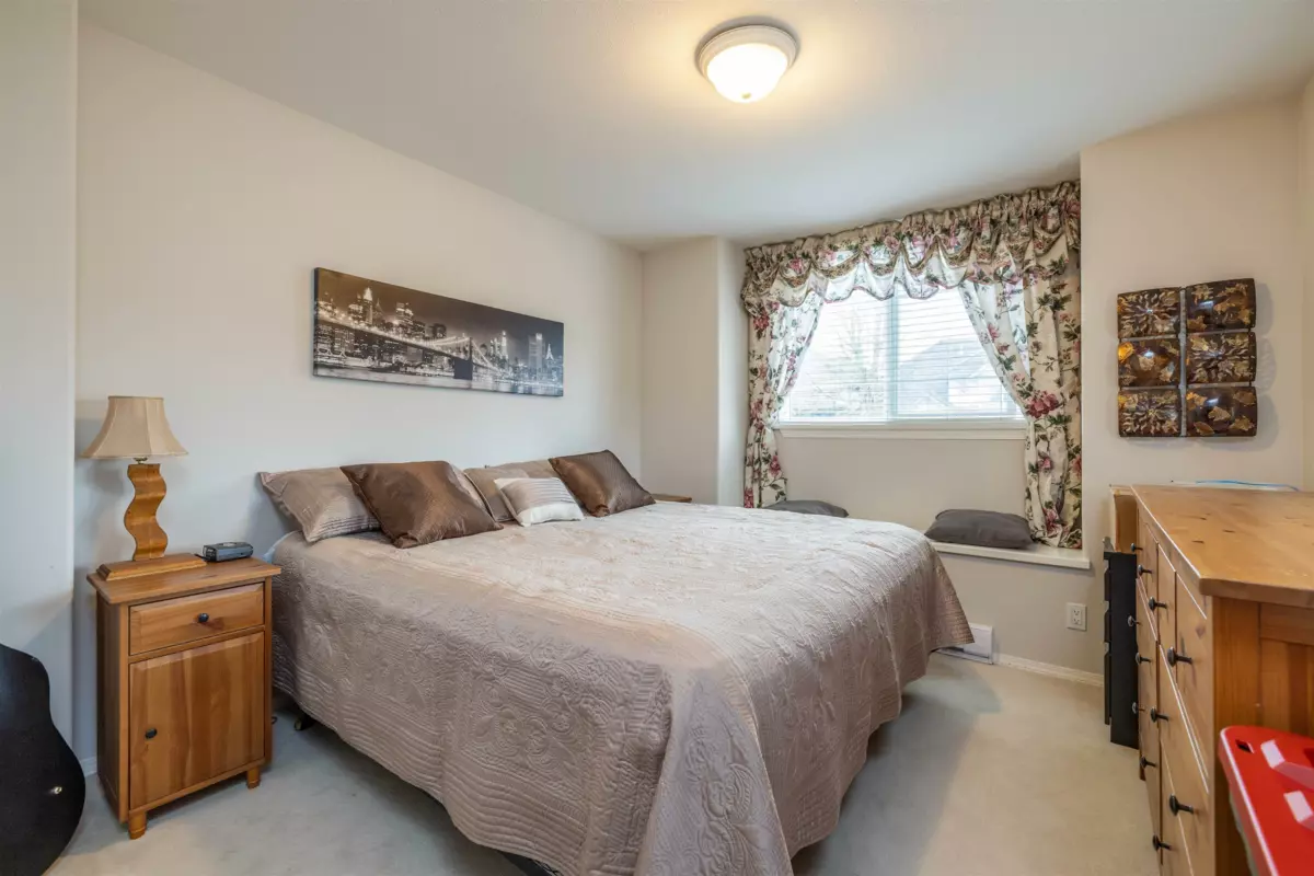 Basement Recreation Room Photo of 15638 33 Avenue, Surrey, BC