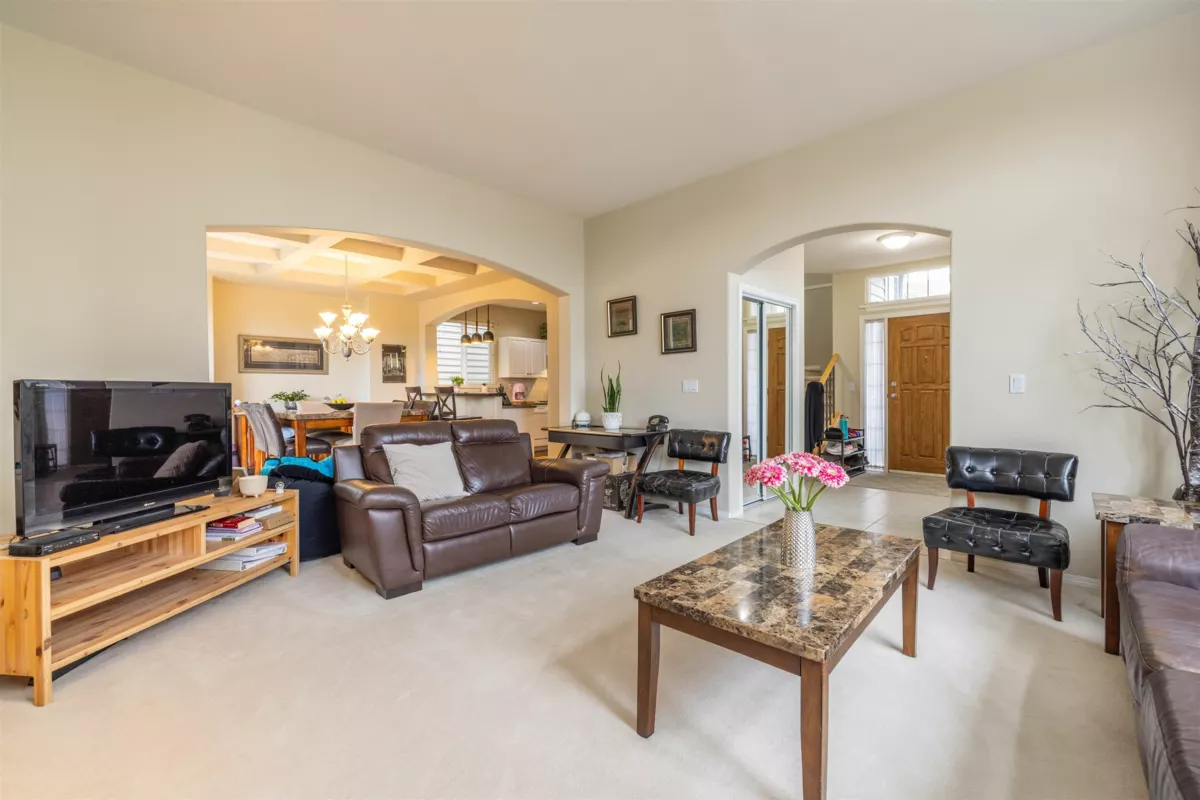 Family Room Photo of 15638 33 Avenue, Surrey, BC