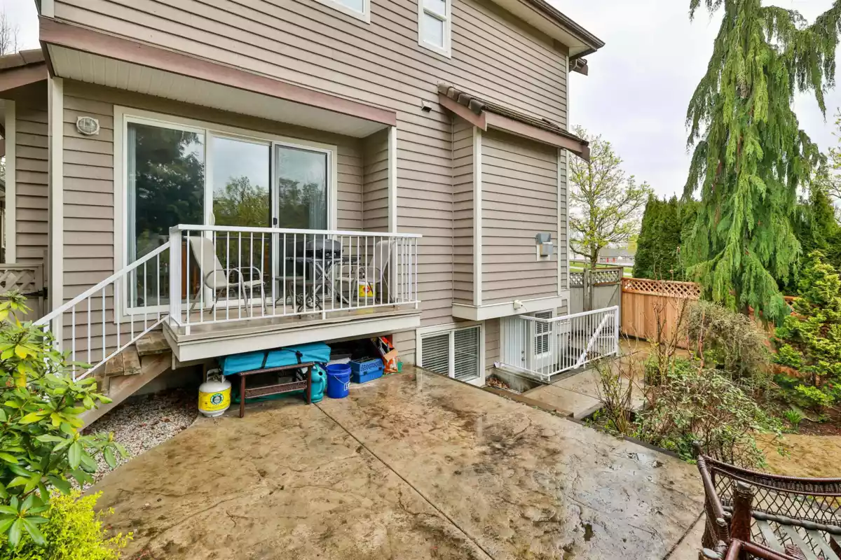 Hot Tub / Spa Photo of 15638 33 Avenue, Surrey, BC