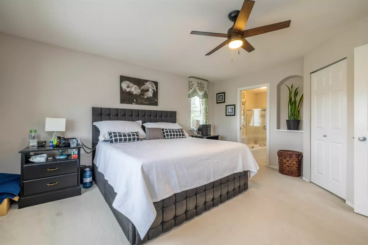 Powder Room Photo of 15638 33 Avenue, Surrey, BC