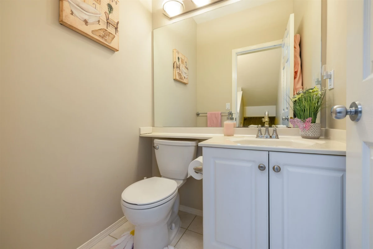 Primary Bathroom Photo of 15638 33 Avenue, Surrey, BC