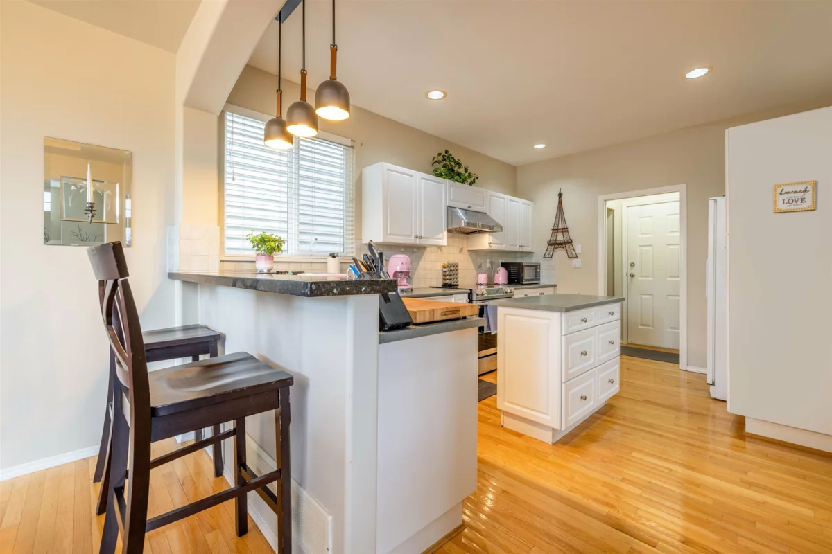 Primary Bedroom Photo of 15638 33 Avenue, Surrey, BC