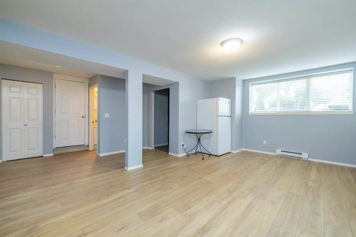 Staircase Photo of 15638 33 Avenue, Surrey, BC