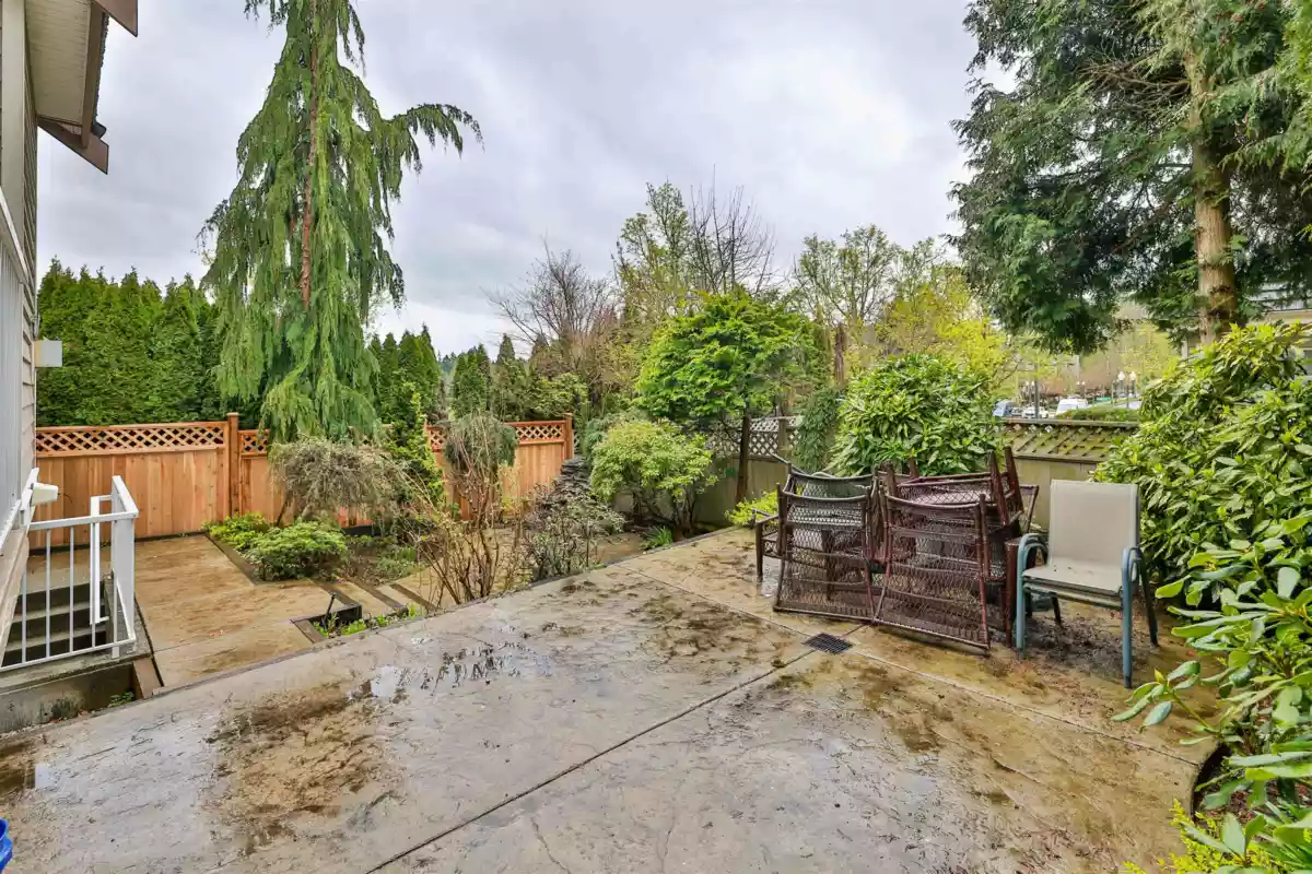 Swimming Pool Photo of 15638 33 Avenue, Surrey, BC