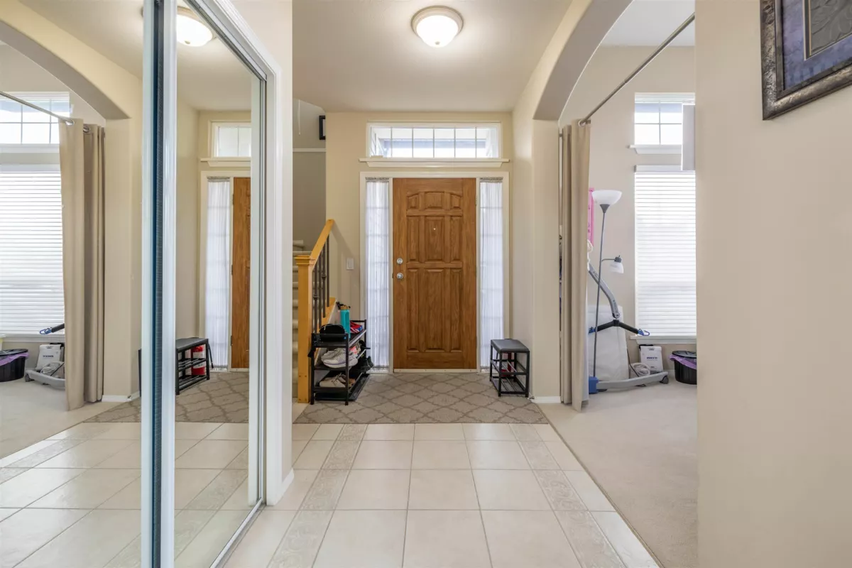 Walk-In Closet Photo of 15638 33 Avenue, Surrey, BC