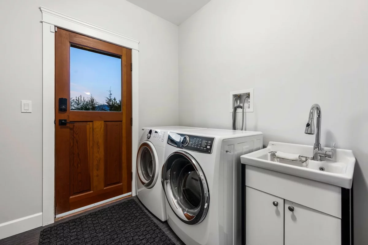 Garden / Landscaping Photo of 6027 Dunkerley Road, Abbotsford, BC