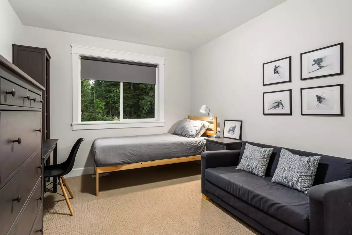 Hallway Photo of 6027 Dunkerley Road, Abbotsford, BC