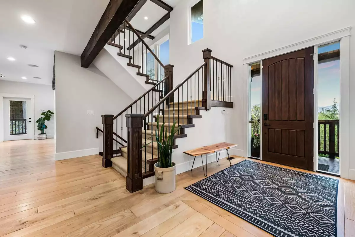 Living Room Photo of 6027 Dunkerley Road, Abbotsford, BC