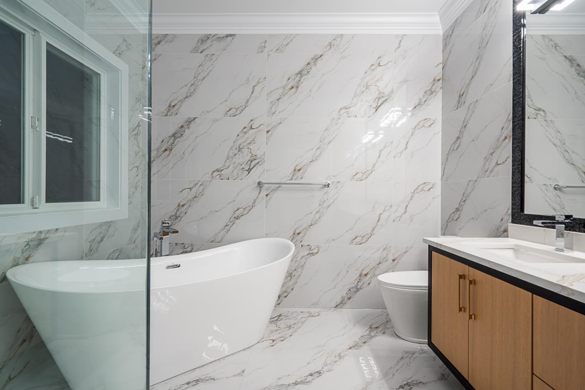 Hallway Photo of 10671 127a Street, Surrey, BC