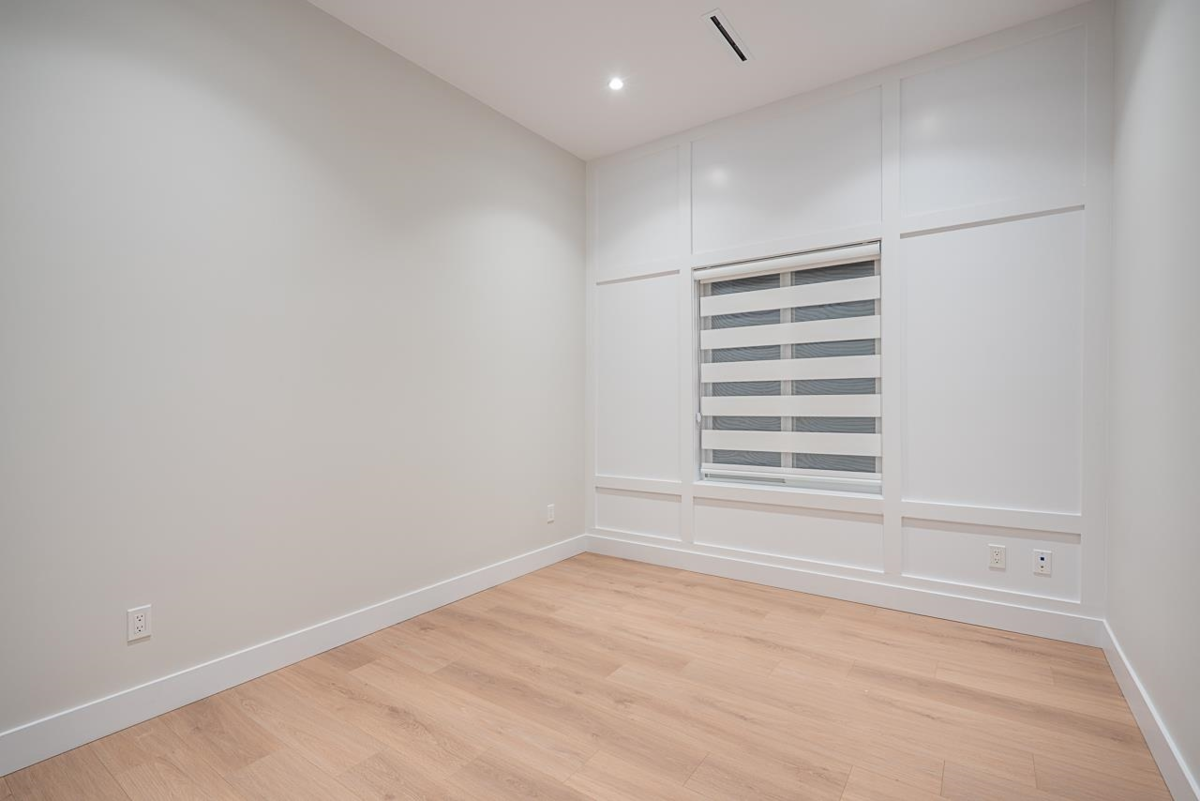 Powder Room Photo of 10671 127a Street, Surrey, BC