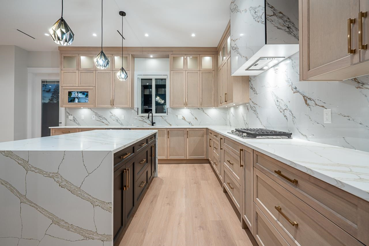 Walk-In Closet Photo of 10671 127a Street, Surrey, BC