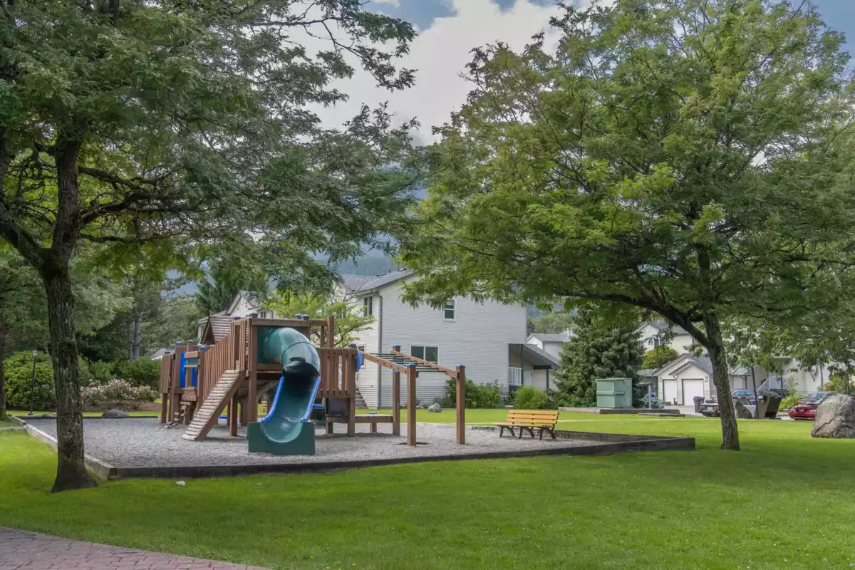 Laundry Room Photo of 34 39920 Government Road, Squamish, BC